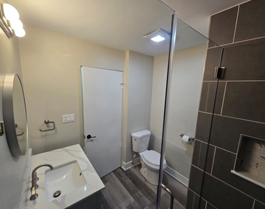 5522 Pershing Avenue - Photo Thumbnail 15