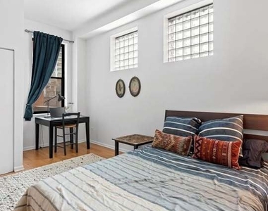 950 W Leland Avenue - Photo Thumbnail 11