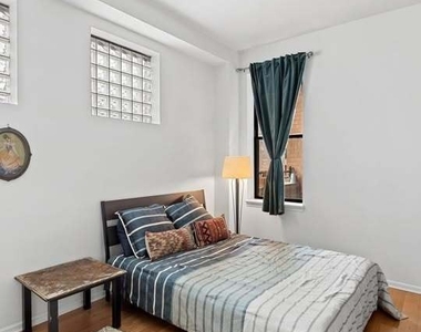 950 W Leland Avenue - Photo Thumbnail 13