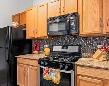 950 W Leland Avenue - Photo Thumbnail 9