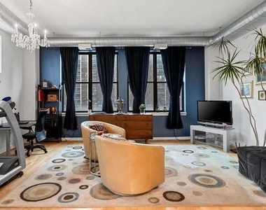 950 W Leland Avenue - Photo Thumbnail 2