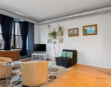 950 W Leland Avenue - Photo Thumbnail 10