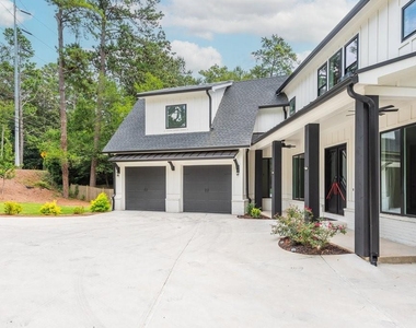 4056 Ashford Dunwoody Road Ne - Photo Thumbnail 9