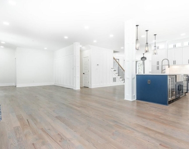 4056 Ashford Dunwoody Road Ne - Photo Thumbnail 18
