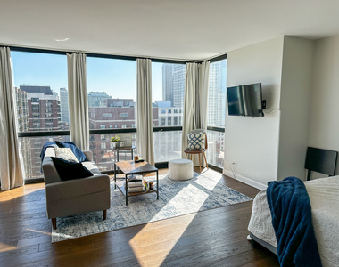 1122 N Clark Street - Photo Thumbnail 1