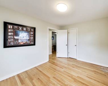 6407 N Normandy Avenue - Photo Thumbnail 12