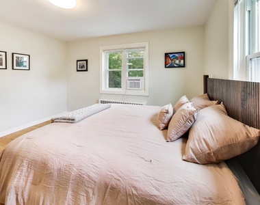 6407 N Normandy Avenue - Photo Thumbnail 10
