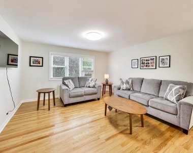 6407 N Normandy Avenue - Photo Thumbnail 2