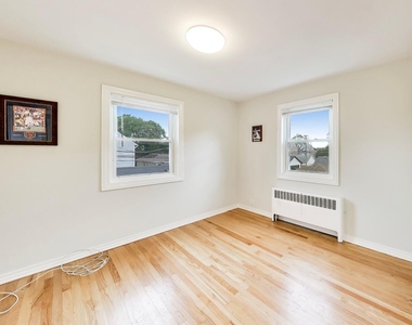 6407 N Normandy Avenue - Photo Thumbnail 11