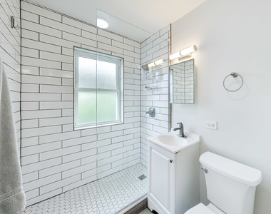 6407 N Normandy Avenue - Photo Thumbnail 13