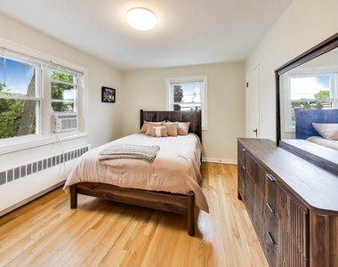 6407 N Normandy Avenue - Photo Thumbnail 8