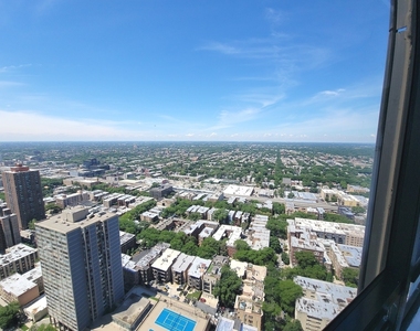 5415 N Sheridan Road - Photo Thumbnail 2