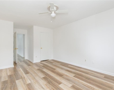 346 Carpenter Drive - Photo Thumbnail 40