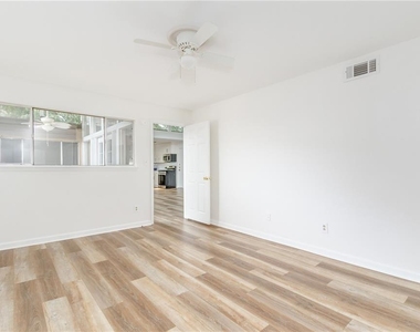 346 Carpenter Drive - Photo Thumbnail 27