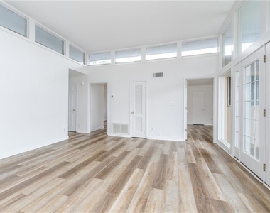 346 Carpenter Drive - Photo Thumbnail 18