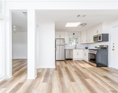 346 Carpenter Drive - Photo Thumbnail 23