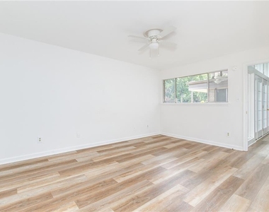 346 Carpenter Drive - Photo Thumbnail 32