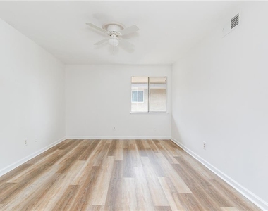 346 Carpenter Drive - Photo Thumbnail 36