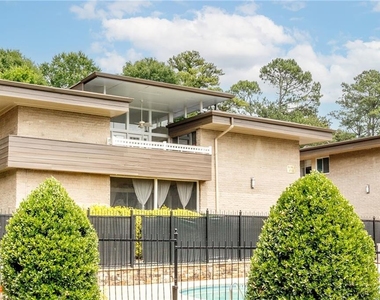 346 Carpenter Drive - Photo Thumbnail 3