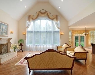 1801 Chapel Court - Photo Thumbnail 2