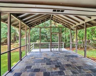 447 Cove Drive - Photo Thumbnail 17