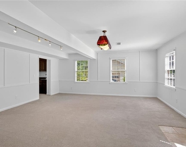 447 Cove Drive - Photo Thumbnail 7