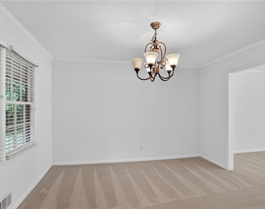 447 Cove Drive - Photo Thumbnail 5