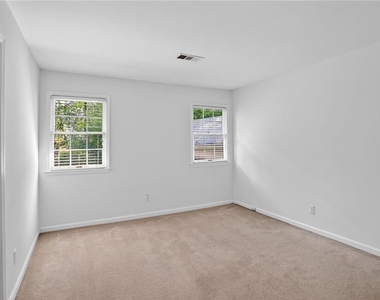 447 Cove Drive - Photo Thumbnail 15