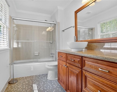 447 Cove Drive - Photo Thumbnail 13