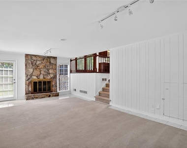 447 Cove Drive - Photo Thumbnail 6