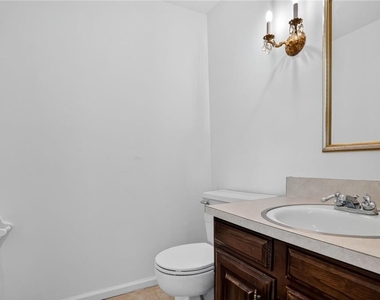 447 Cove Drive - Photo Thumbnail 10