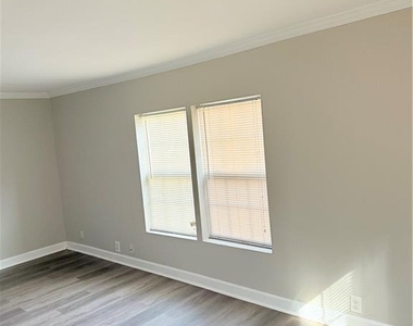 2483 Randall Street - Photo Thumbnail 5