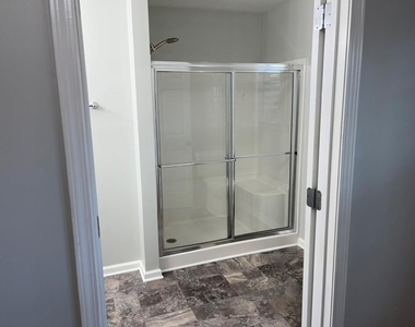 2335 Gateview Court - Photo Thumbnail 9