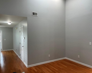 2335 Gateview Court - Photo Thumbnail 1