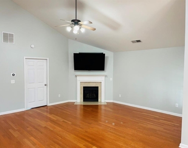 2335 Gateview Court - Photo Thumbnail 3