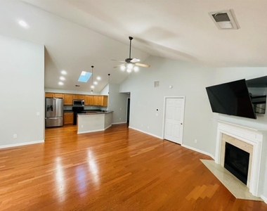 2335 Gateview Court - Photo Thumbnail 4