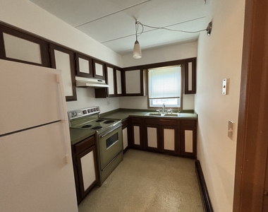 581 Burlington Avenue - Photo Thumbnail 1