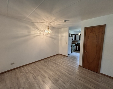 581 Burlington Avenue - Photo Thumbnail 4