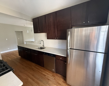 836 E 53rd Street - Photo Thumbnail 4