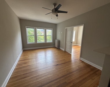 836 E 53rd Street - Photo Thumbnail 2