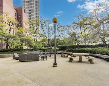 10 E Ontario Street - Photo Thumbnail 33