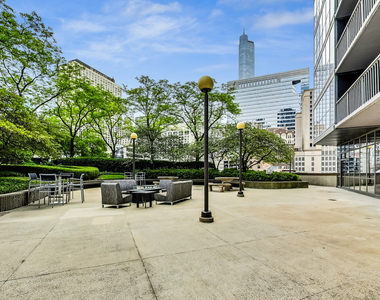 10 E Ontario Street - Photo Thumbnail 35