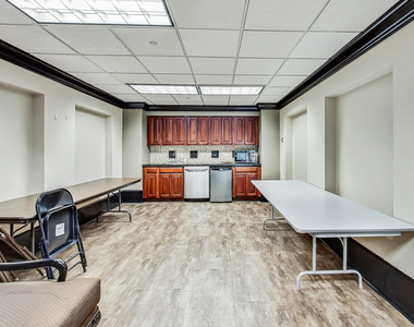 10 E Ontario Street - Photo Thumbnail 27
