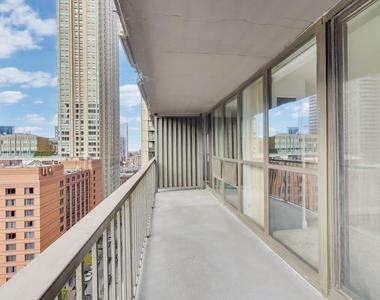 10 E Ontario Street - Photo Thumbnail 18
