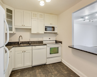 10 E Ontario Street - Photo Thumbnail 9