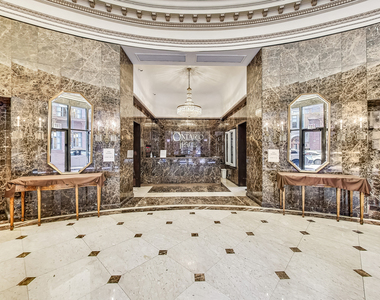 10 E Ontario Street - Photo Thumbnail 4