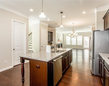 335 Beacons Place - Photo Thumbnail 10