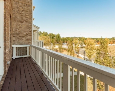 335 Beacons Place - Photo Thumbnail 18