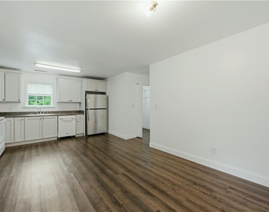 226 Thornton Street Sw - Photo Thumbnail 8