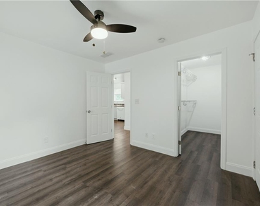 226 Thornton Street Sw - Photo Thumbnail 12